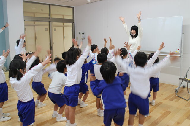 外部講師レッスンが始まりました｜まんまるこども園ブログ御南まんまるこども園